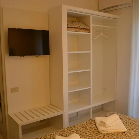Mirage Hotel 2*