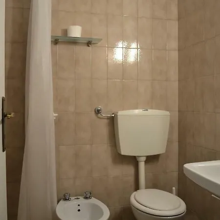 Mirage Hotel 2*